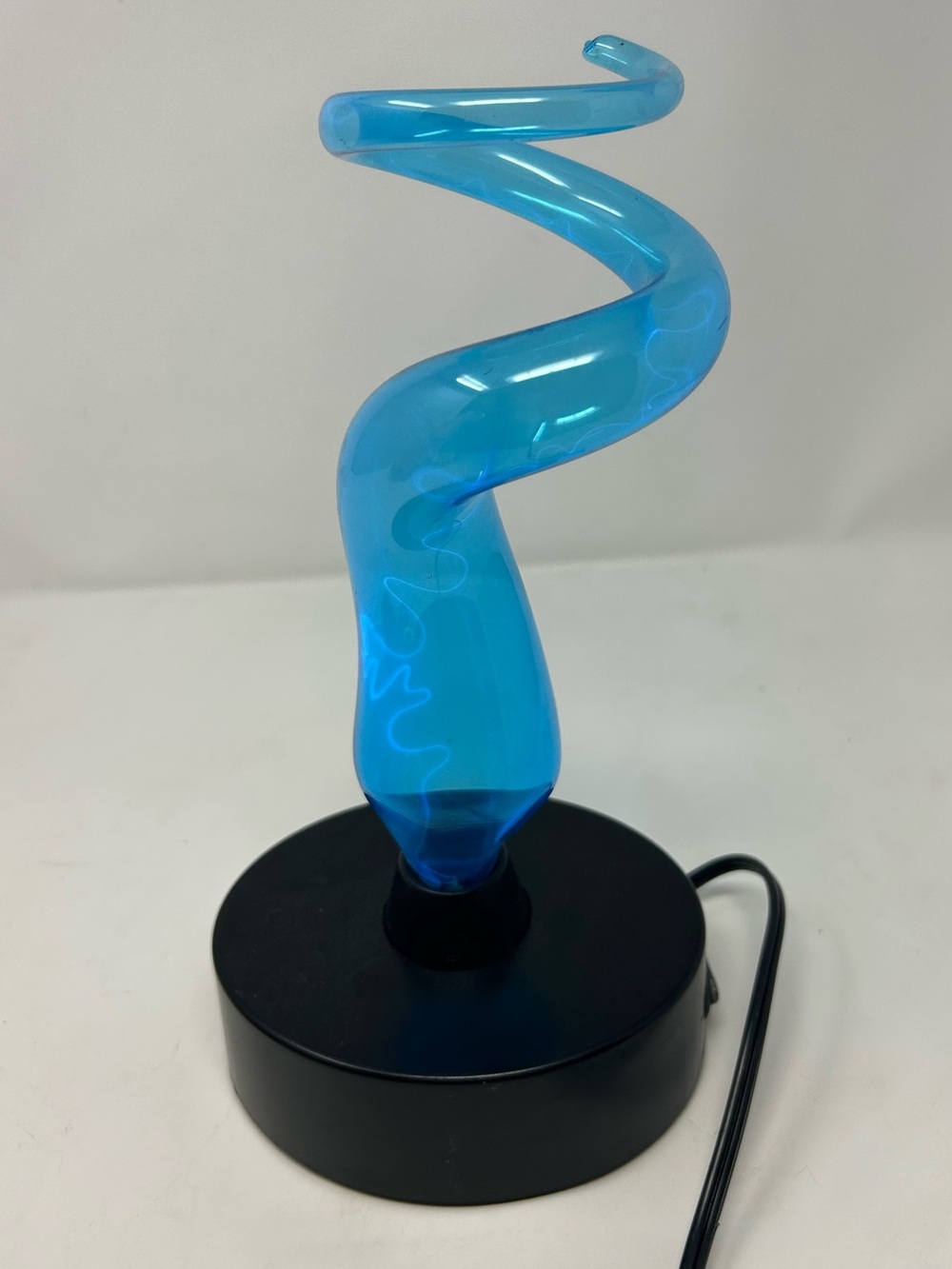 1st $70 offer gets it
LumiSource Mini Electra Plasma Lamp Vintage 2002 12 in - Picture 5 of 12